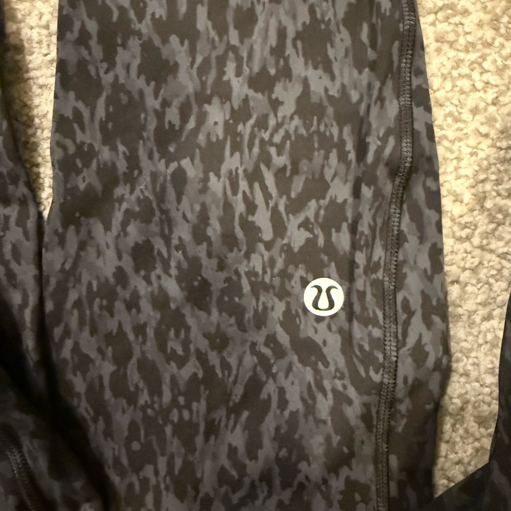 LULULEMON workout set (sports bra/leggings) - Picture 2 of 3